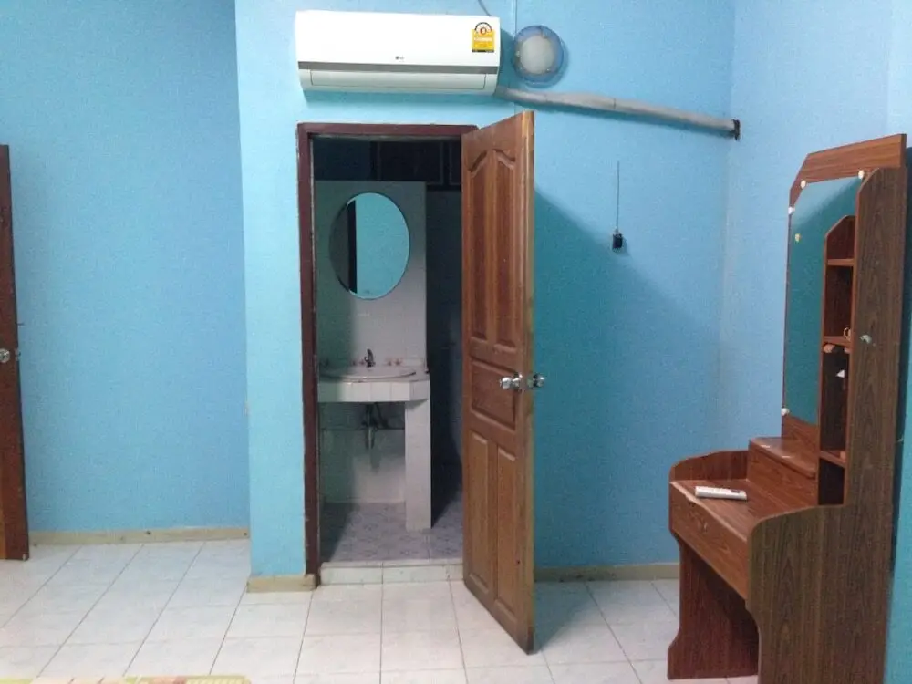 Паттайя: Bam Bus House