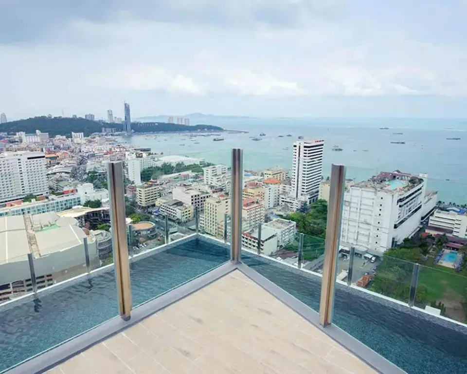 Паттайя: The Base Condo Sea-View Win99