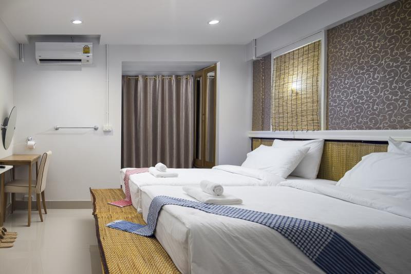 Бангкок: Thousand-Ten Thousand Residence & Hotel