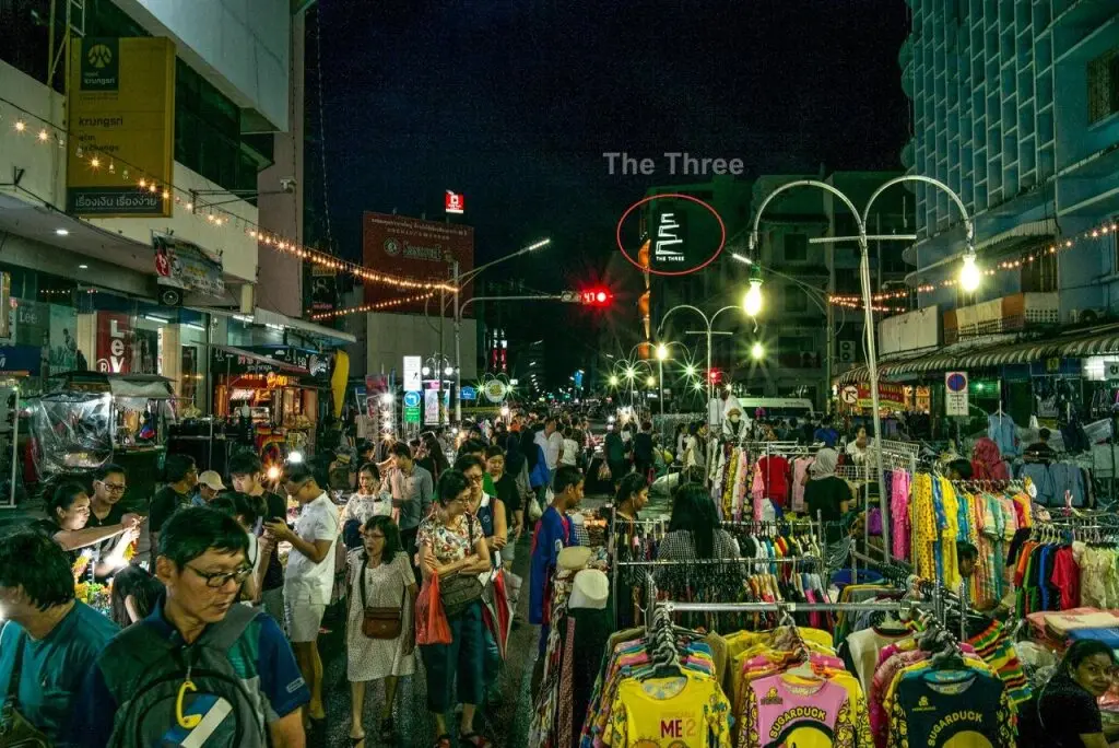 Хатъяй: The Three Hat Yai