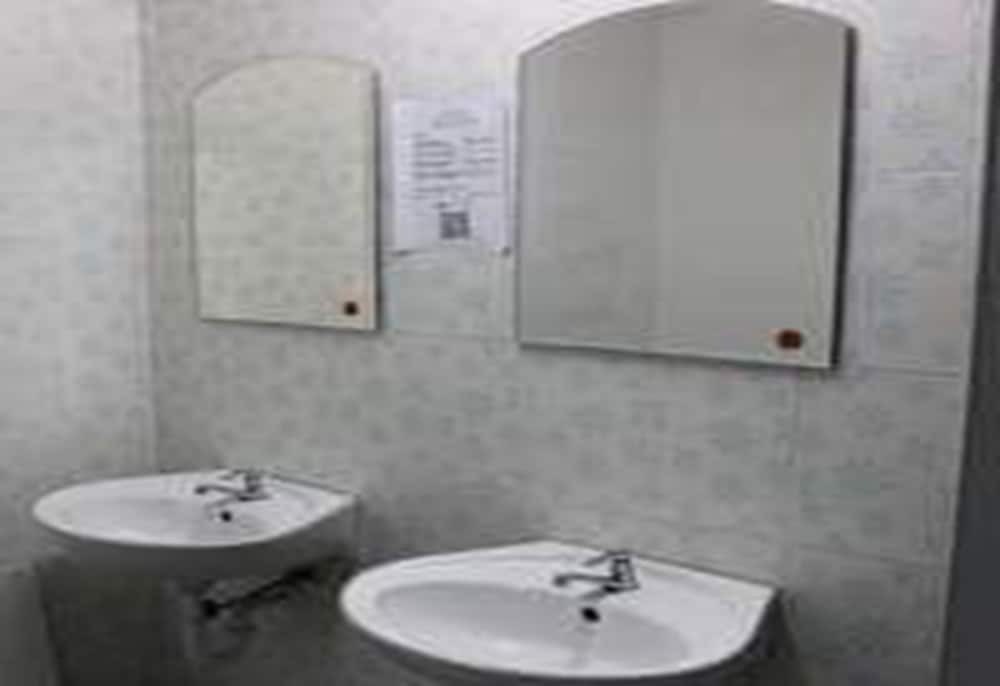 Чиангмай: @Home Hostel ( Nimman )