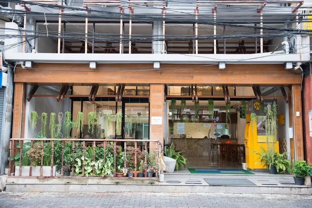 Бангкок: ZEN Hostel Tiger Shrine 2