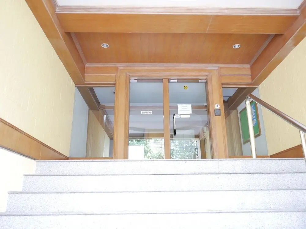 Бангкок: Baansuan Condo - MRT Cultural Station
