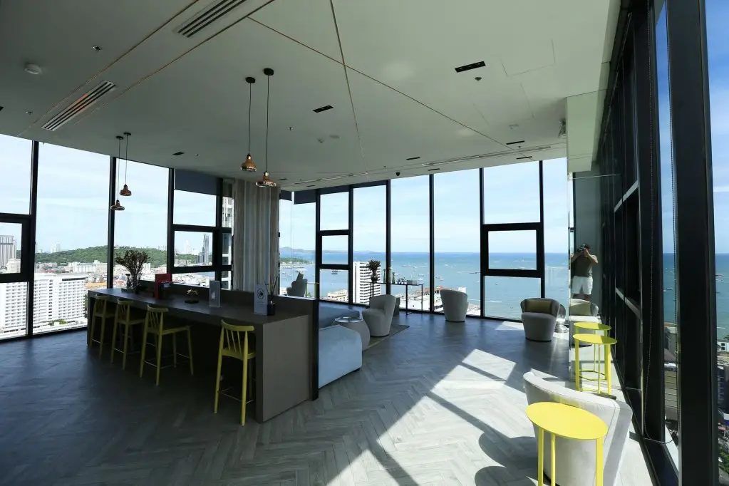 Паттайя: The Base Condo by Win 99 group