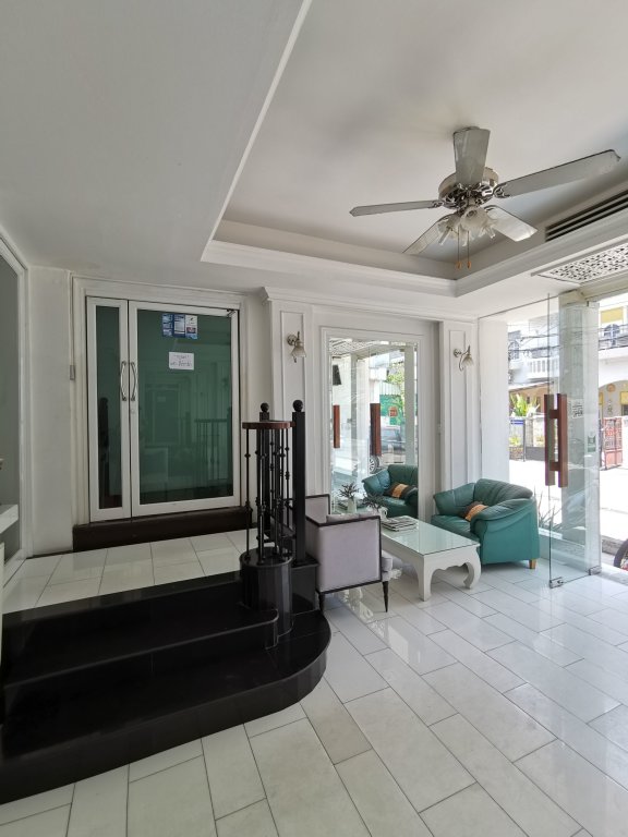 Бангкок: Ratchada-Sutthisan Hotel and Longstay