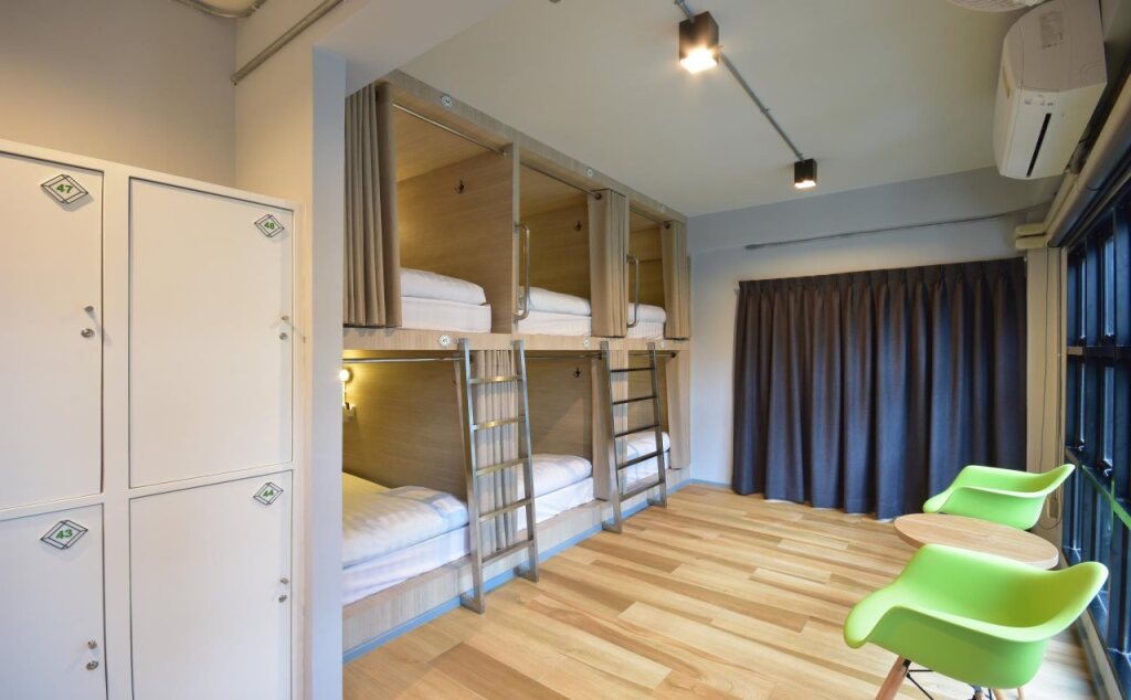Бангкок: The Chatbox Silom Hostel