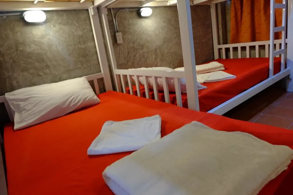 Мэй-Хаад-Бэй: White Jail @ Koh Tao hostel