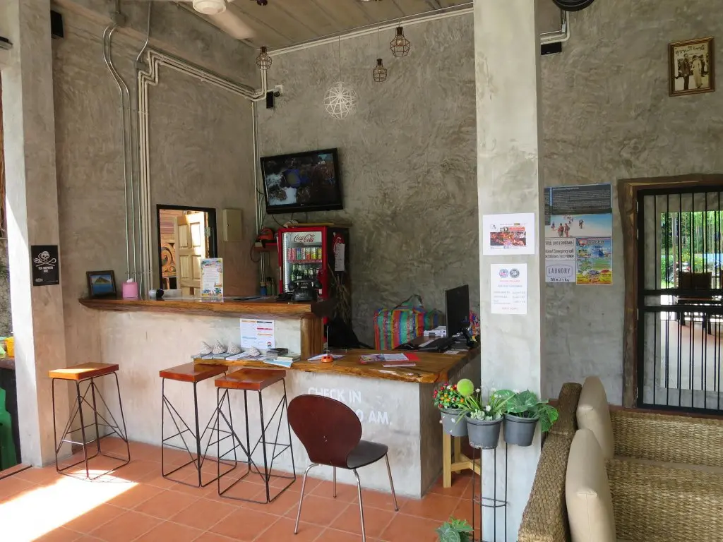 Мэй-Хаад-Бэй: White Jail @ Koh Tao hostel