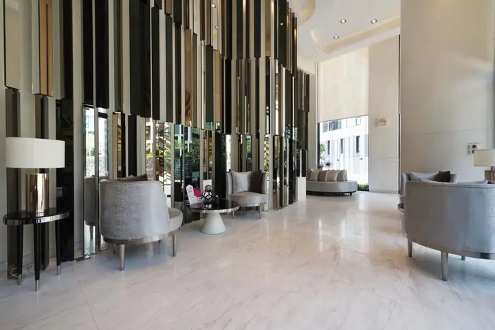 Кату: The Base Up Town Condo By Favstay