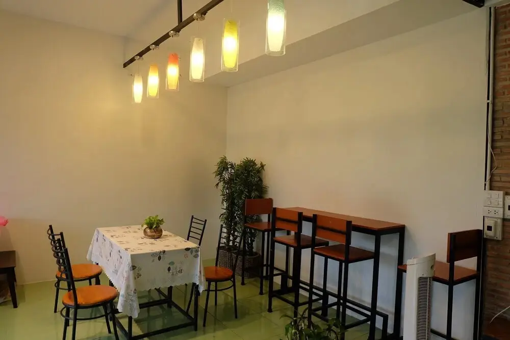 Та Кат Нгау: Am Amoonds Hotel