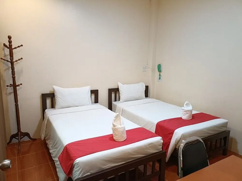 Та Кат Нгау: Am Amoonds Hotel