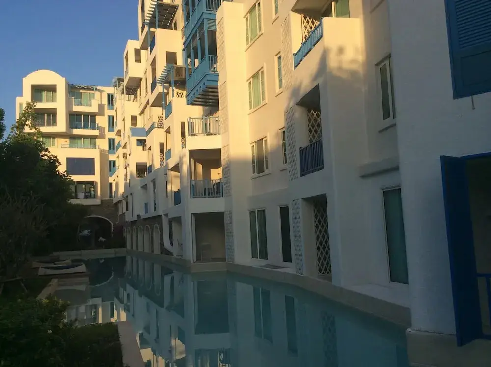 Хуахин: The Che Pool Access Beachfront Condo by Away