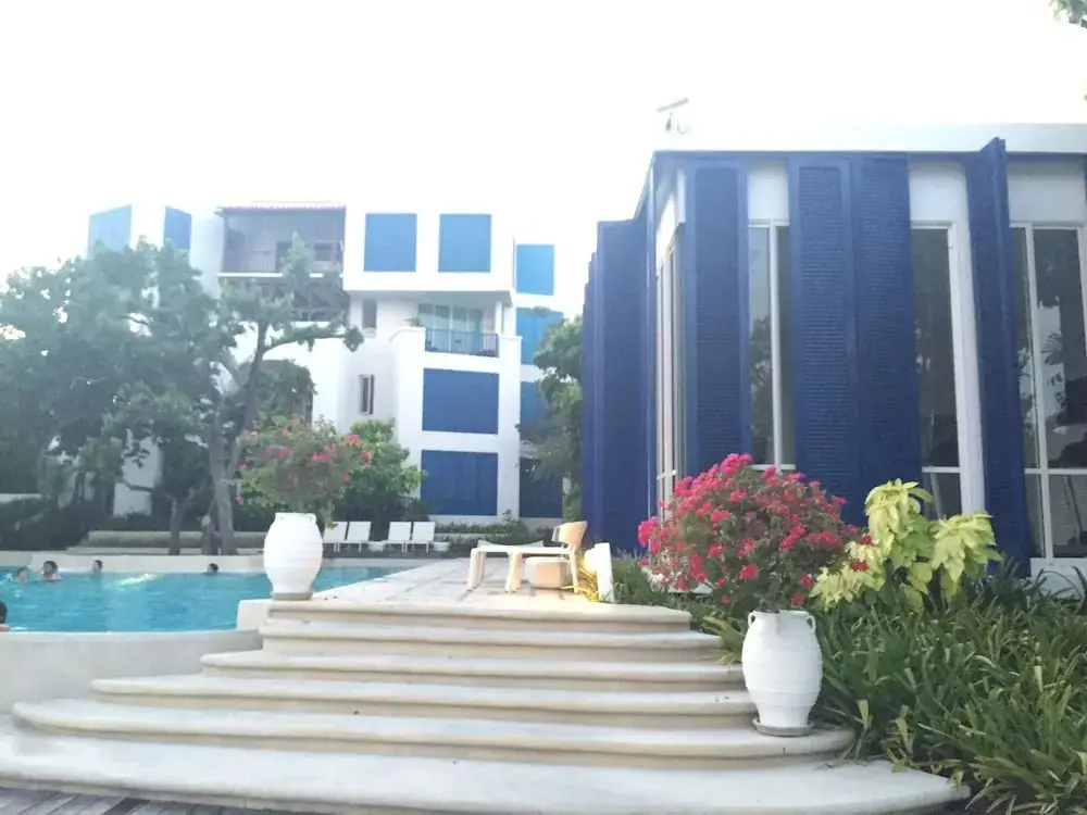 The Che Pool Access Beachfront Condo by Away — фото 1