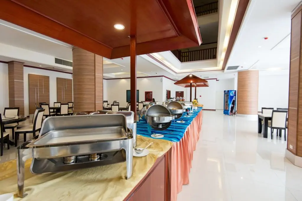 Бангкок: The President Hotel at Chokchai 4