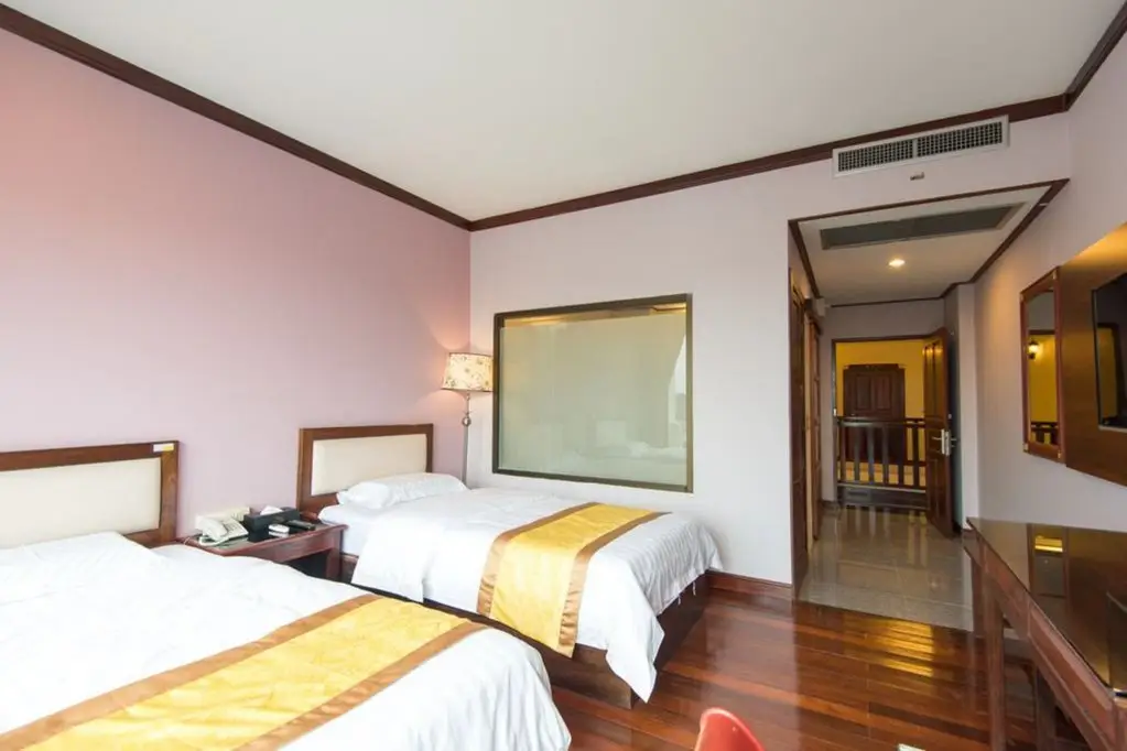 Бангкок: The President Hotel at Chokchai 4