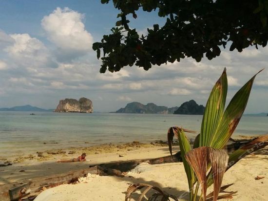 главный пляж: Koh Ngai KaiMuk Thong Resort