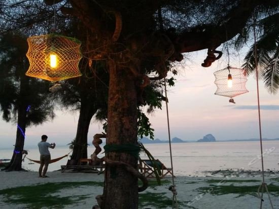главный пляж: Koh Ngai KaiMuk Thong Resort