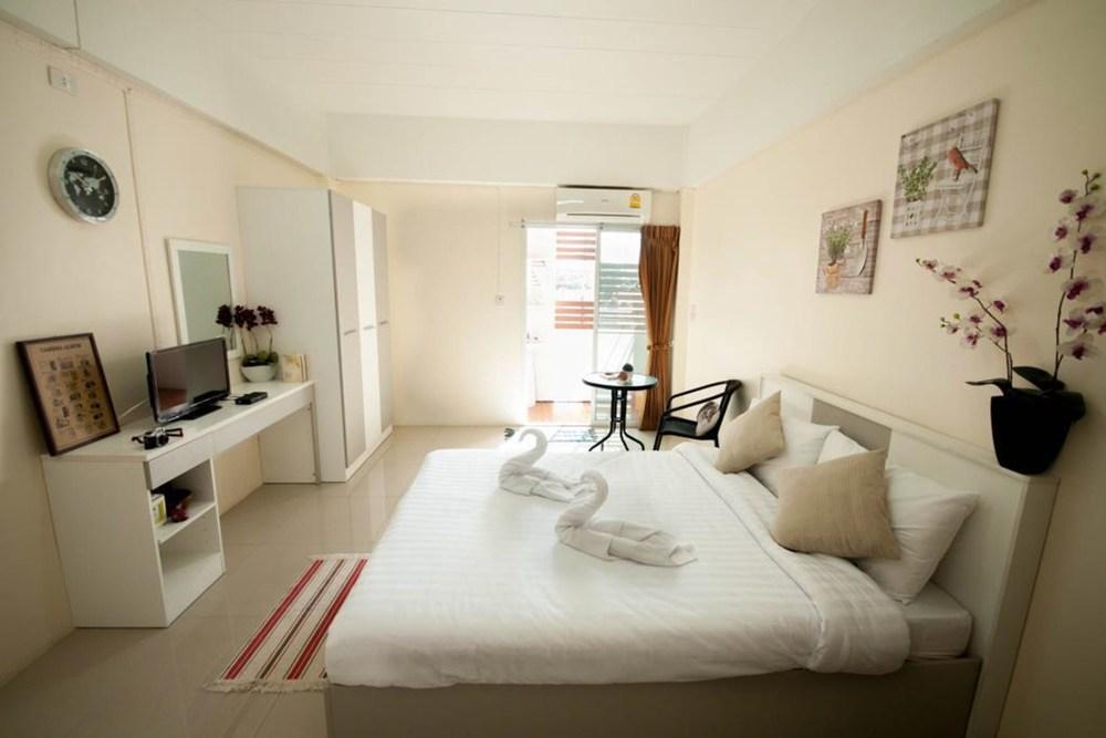 Патхумтхани: Usana Apartment