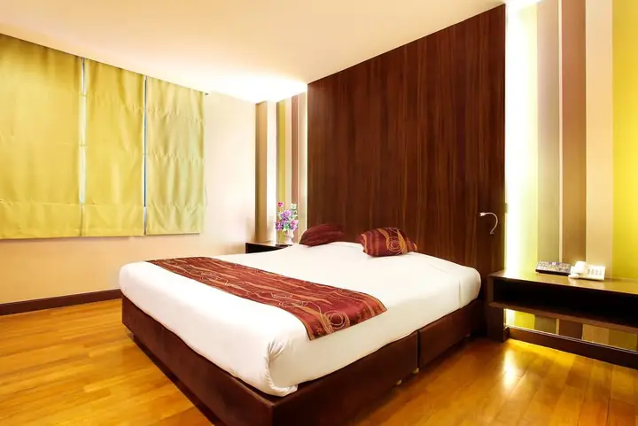 Бангкок: Ballys Studio Suite Silom