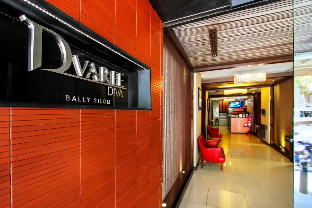 Бангкок: Ballys Studio Suite Silom