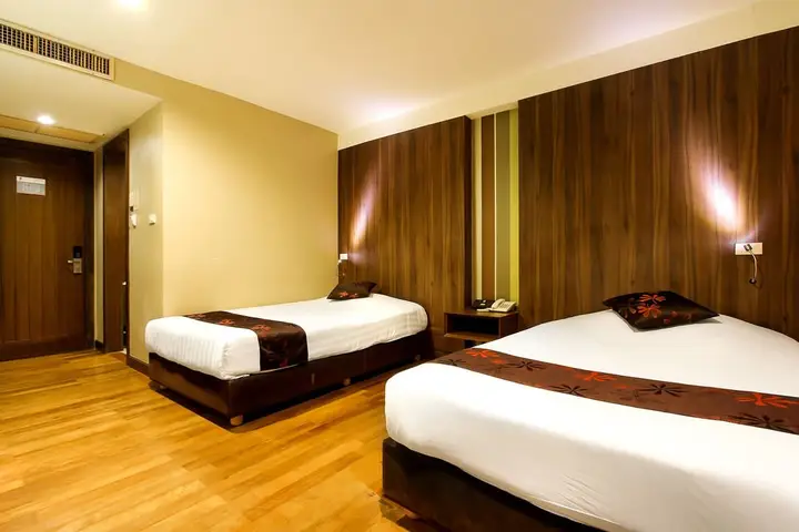 Бангкок: Ballys Studio Suite Silom