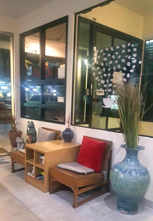 Бангкок: Double D Rooms & Cafe