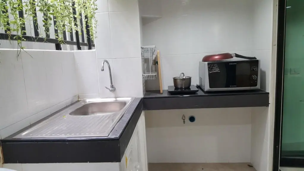 Бангкок: Double D Rooms & Cafe
