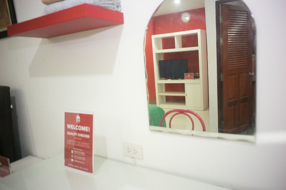 Бангкок: ZEN Rooms Mahajak Residence
