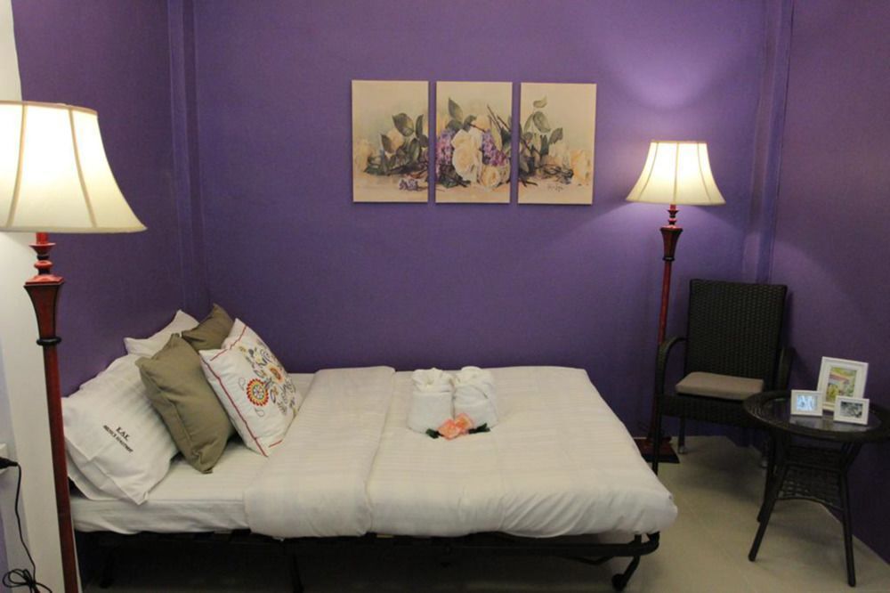 Бангкок: Charoenpong Apartment