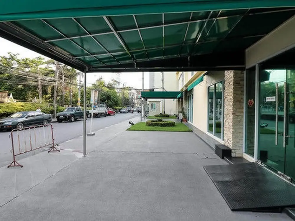 Бангкок: Nida Rooms New Petchburi Perspective at The Green Bells