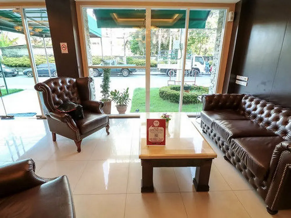 Бангкок: Nida Rooms New Petchburi Perspective at The Green Bells