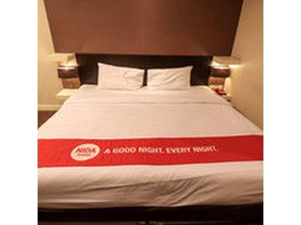 Бангкок: Nida Rooms New Petchburi Perspective at The Green Bells