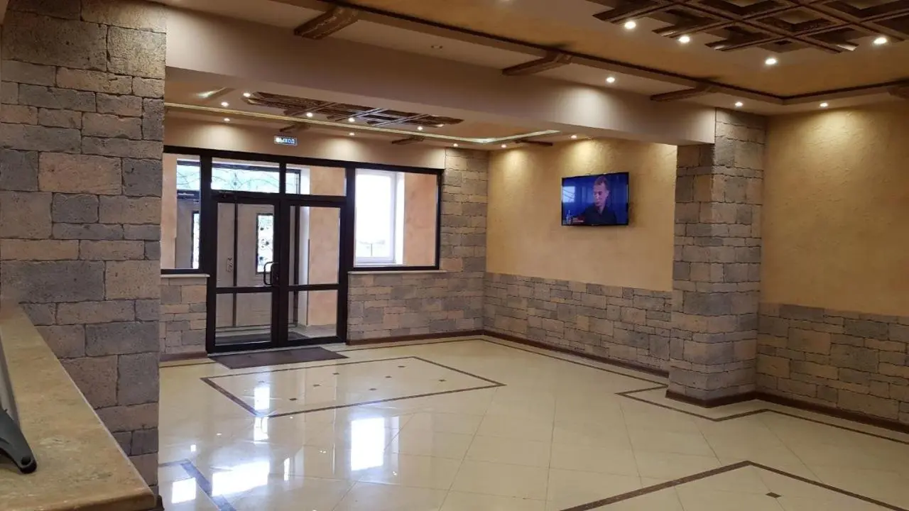 Kamyshla: Hotel Novyi Zamok
