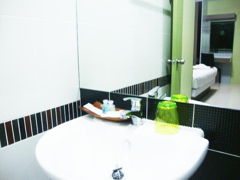 Хатъяй: Thong Manee Apartment