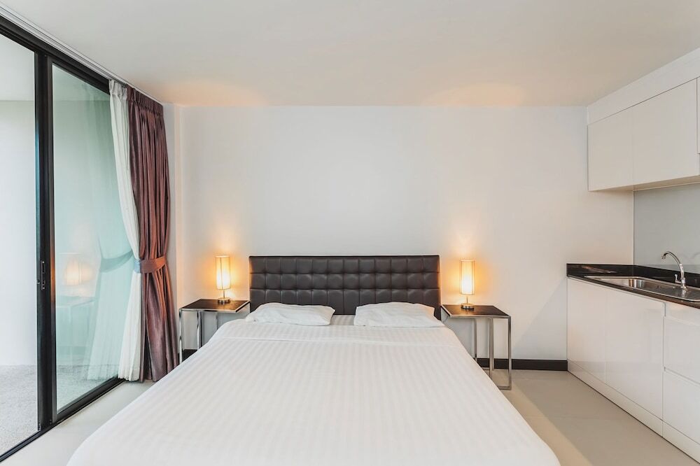 Тхаланг: The Kris Resort Condotel at Bagtao Beach