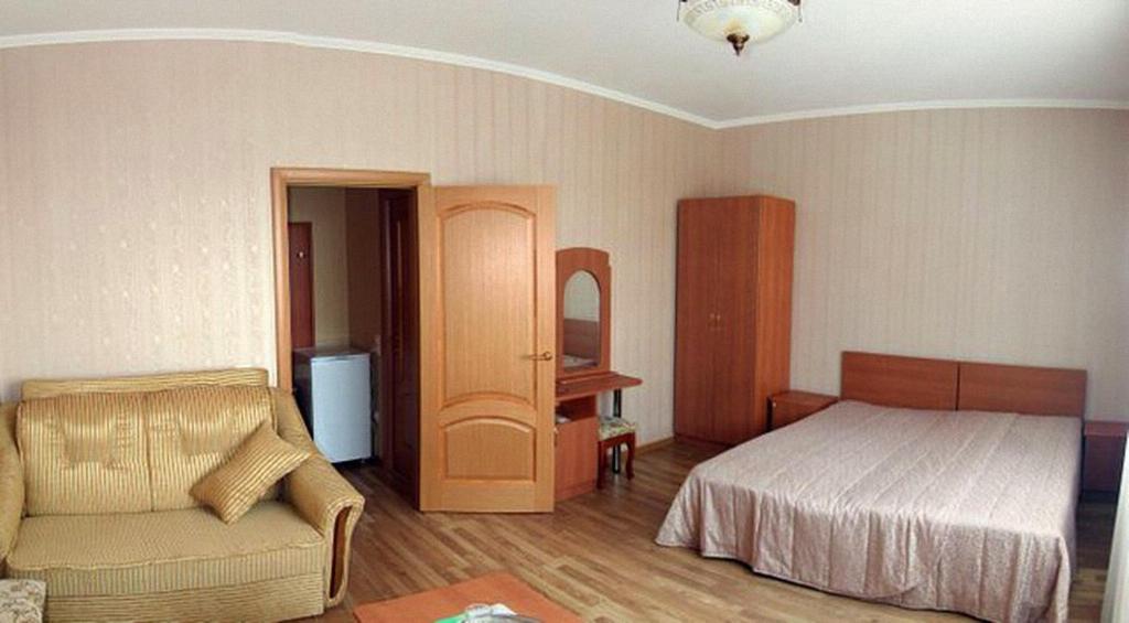 Витязево: Hotel Hristina