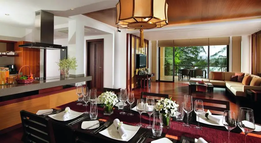 Тхаланг: The Palm Beach Club