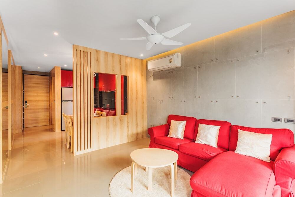 Муанг: Condo in Nai Harn in ReLife 15-122-211