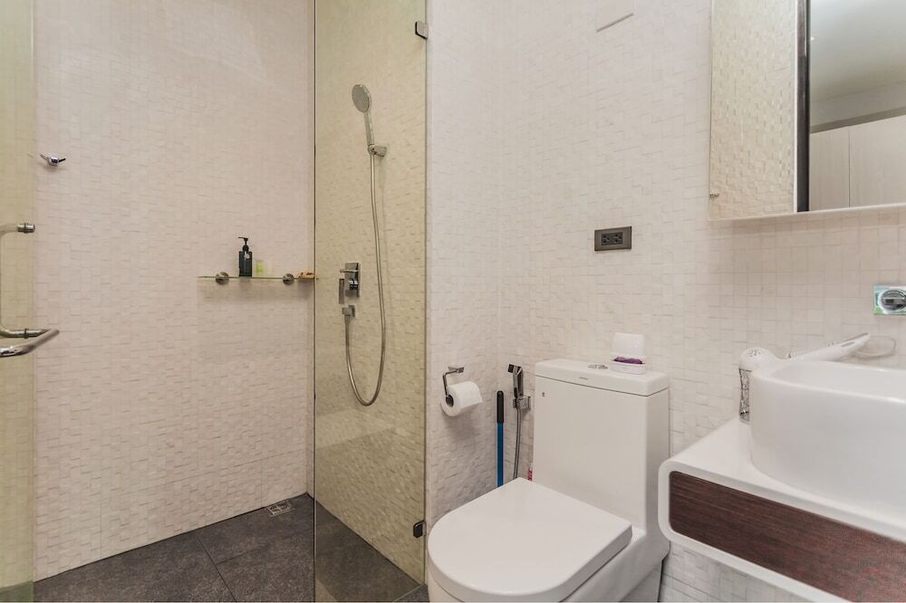 Муанг: Condo in Nai Harn in ReLife 15-132-301