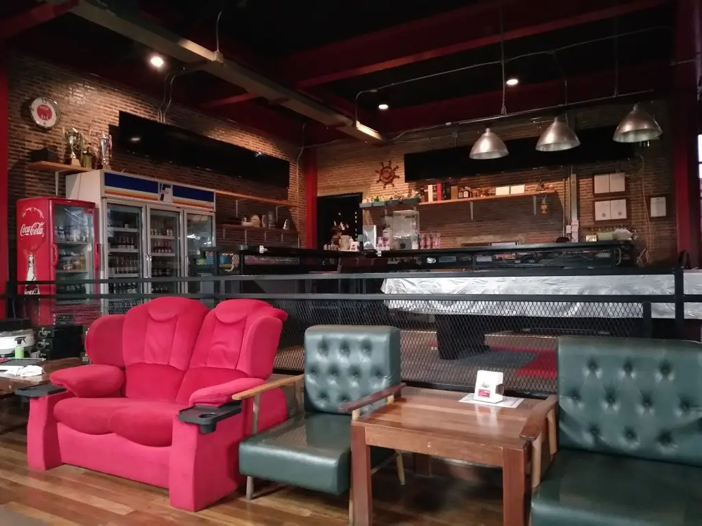Районг: One Four Seven Hotel & Snooker Bar