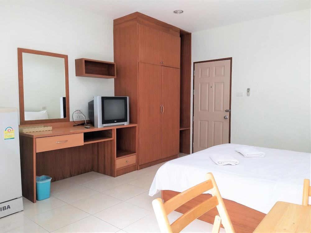 Районг: The View Apartment