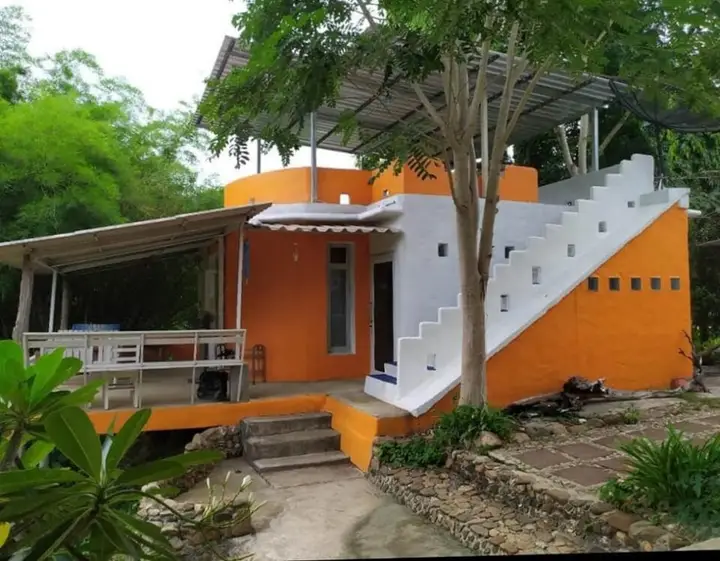 Суан Фуэн: Baan Din Camp and Art Suanphueng