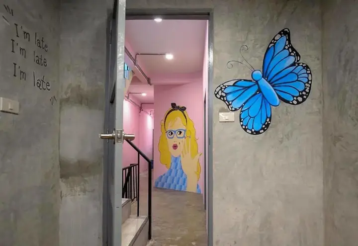 Бангкок: April 24 Home - Hostel