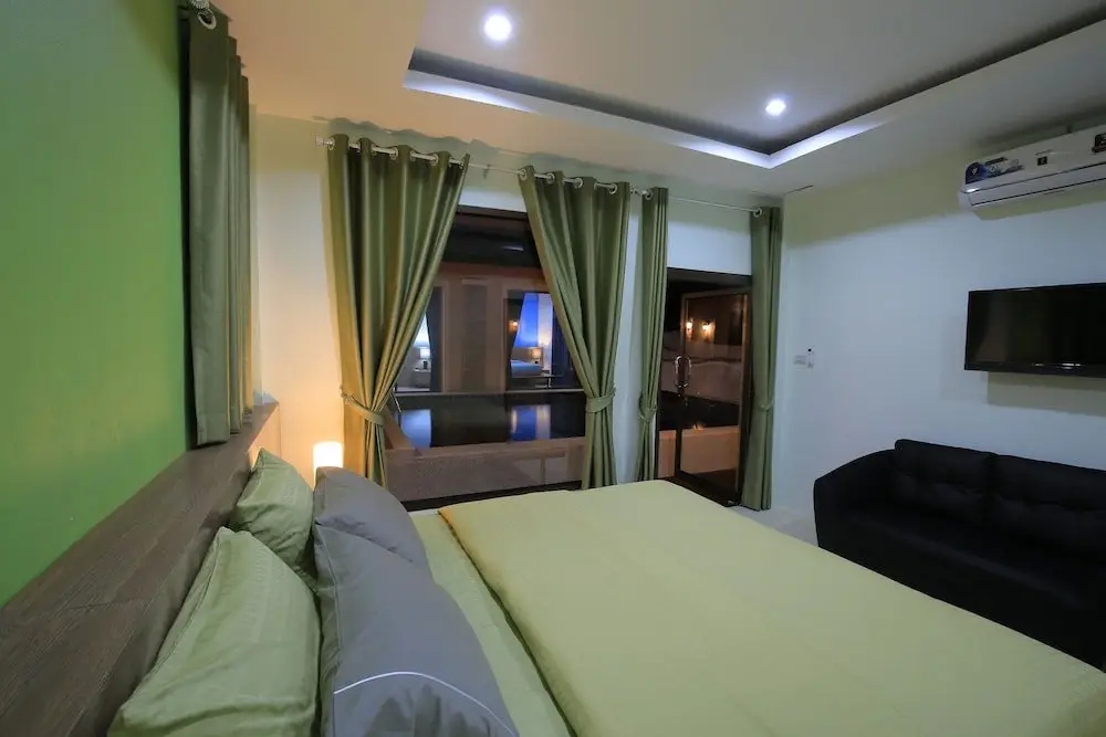 Сам-Рои-Йот: Baan Oshi Beach