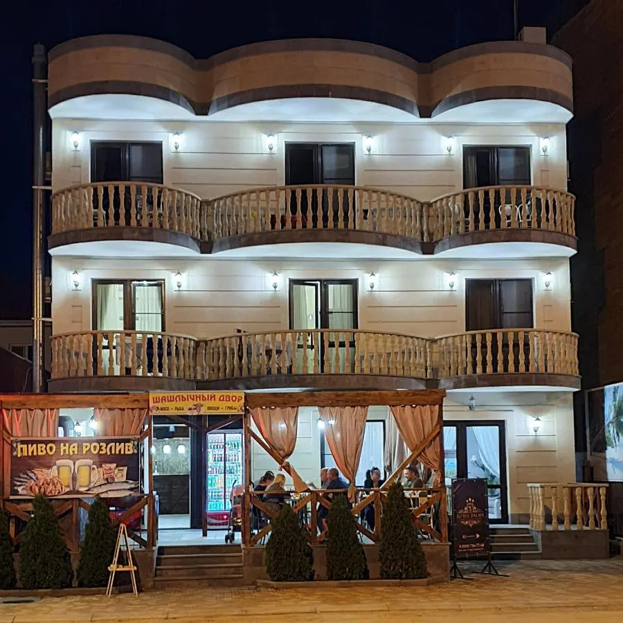 Витязево: Hotel Karolina