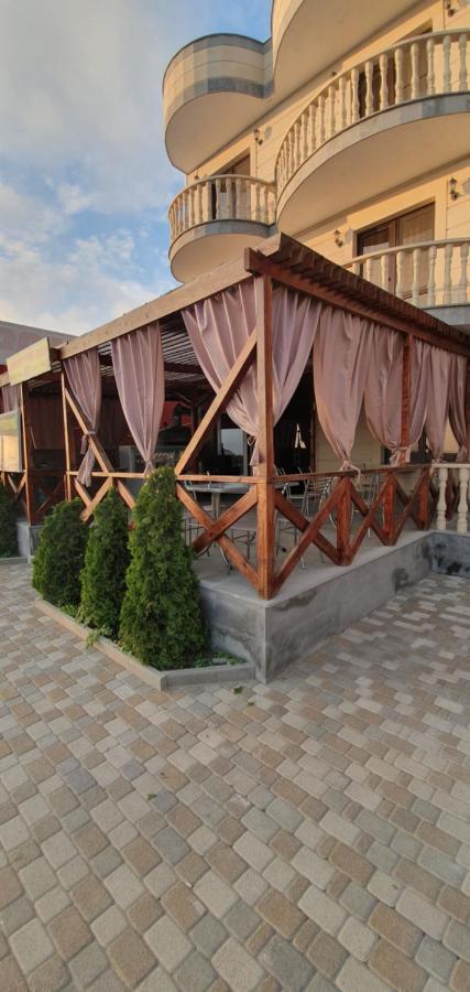 Витязево: Hotel Karolina