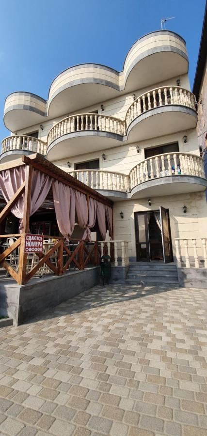 Витязево: Hotel Karolina