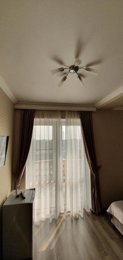 Витязево: Hotel Karolina