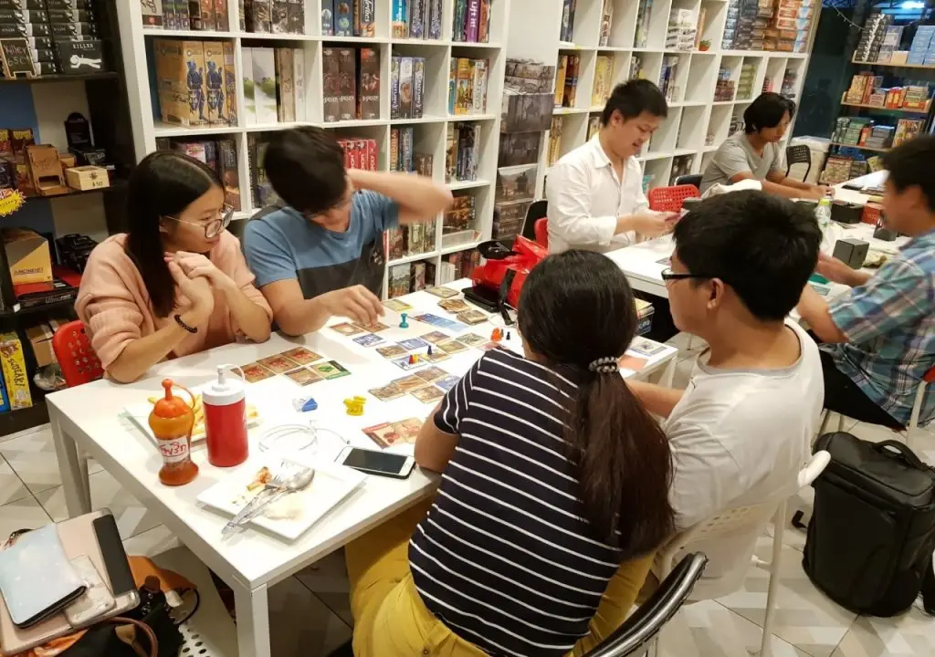 Бангкок: Board Game Hostel