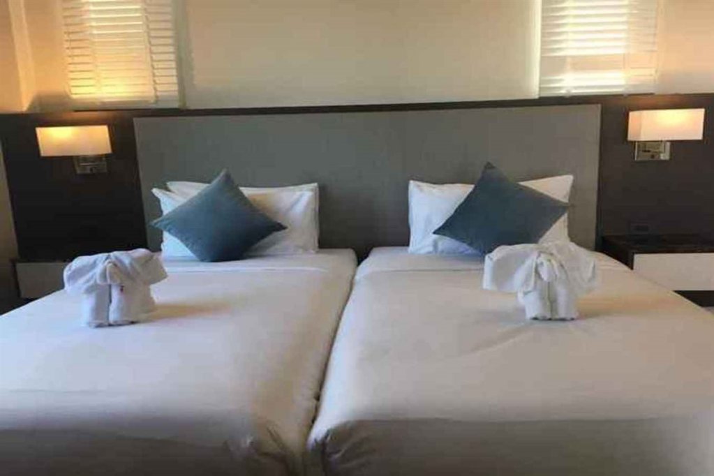 Чаам: La Playa Beach Front Pool Villa Cha-am